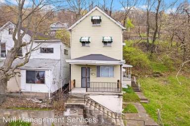 Main picture of 403 Iowa Ave