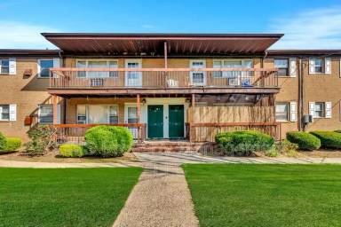 Main picture of 55 Gill Ln