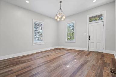 Main picture of 957 Savannah St