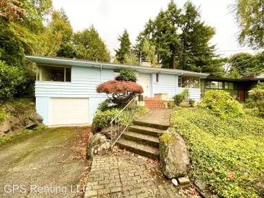 Main picture of 3046 71st Ave SE