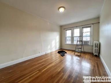 Main picture of 15 Glenville Ave