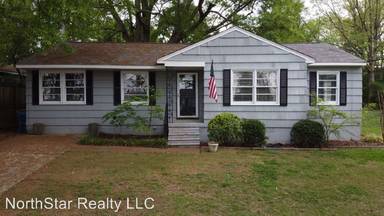 Main picture of 401 Woodvale Ln