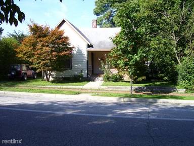 Main picture of 720 S Washington St