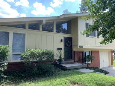 Main picture of 2400 Malvern Hill Ct