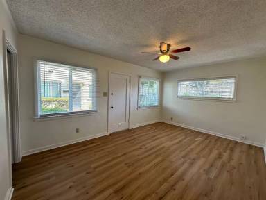 Main picture of 3037 Larga Ave