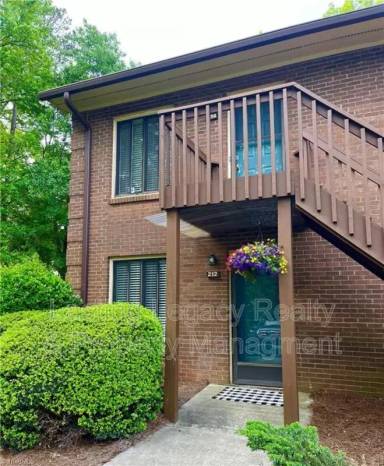 Main picture of 212 Ridge Forest Ct