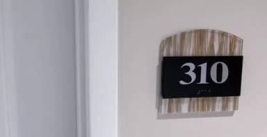 Main picture of 103 N 1st St