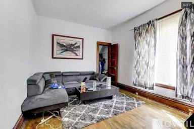 Main picture of 3224 Hennepin Ave