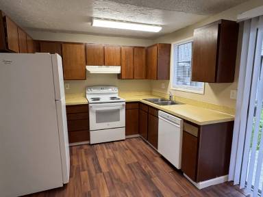 Main picture of 423 Hewitt Ave