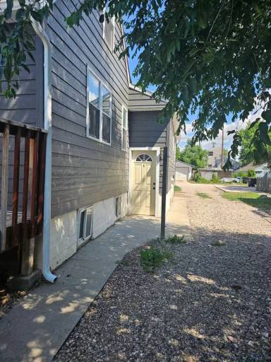Main picture of 414 E Philadelphia St