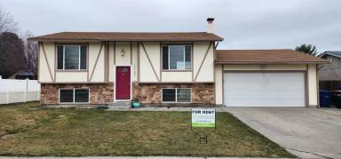 Main picture of 1167 Blake St N