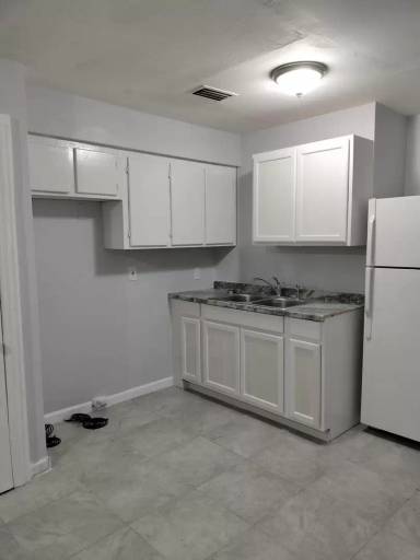 Main picture of 1839 W 13th St