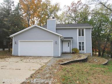 Main picture of 7540 Ravenswood Dr