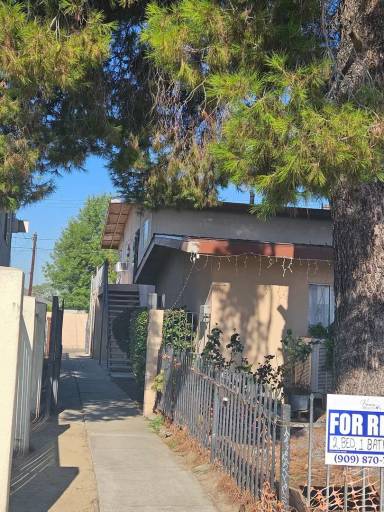 Main picture of 821 N Vineyard Ave