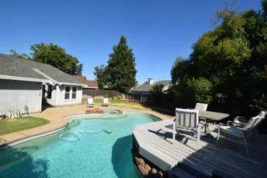 Main picture of 6624 Cranberry Ct