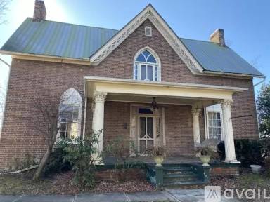 Main picture of 411 Maple Ave