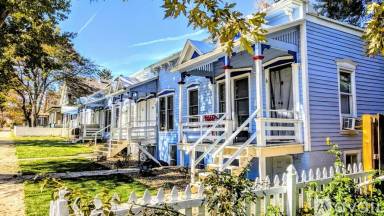 Main picture of 205 E Cleveland St