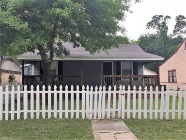 Main picture of 300 S Haswell Dr