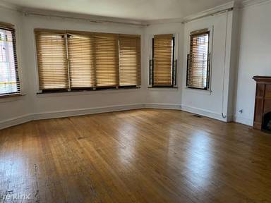 Main picture of 7712 S Jeffery Blvd
