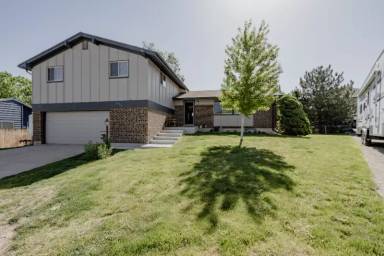 Main picture of 6752 Ames St