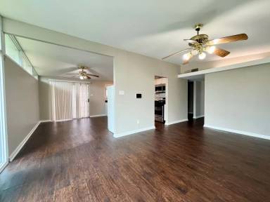 Main picture of 2745 Holiday Hill Dr