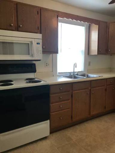 Main picture of 119 W Lincoln St