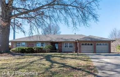 Main picture of 3123 S Glenhaven Ave