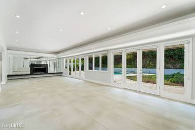 Main picture of 502 Evelyn Pl