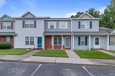 Main picture of 305 Meadowbrook Ln
