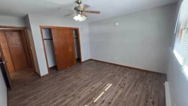 Main picture of 440 W Ray St