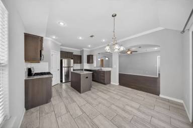 Main picture of 1000 Tulip St
