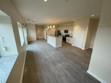 Main picture of 192 Erie Blvd