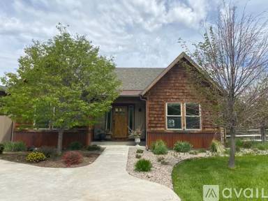 Main picture of 2452 Creekwood Dr