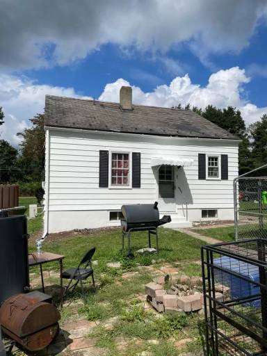 Main picture of 4610 William Penn Hwy