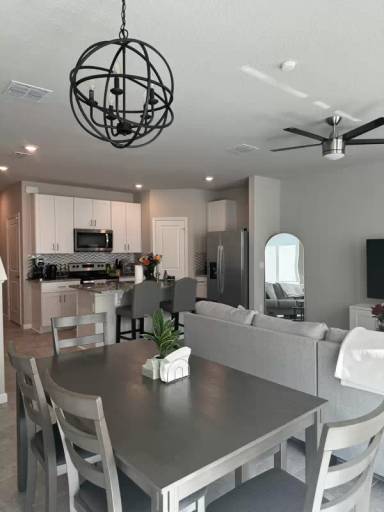 Main picture of 5649 Mentmore Dr
