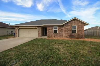 Main picture of 728 Logan St