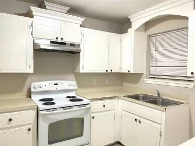 Main picture of 6905 Sun Dr