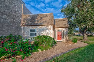 Main picture of 62 River Creek Way