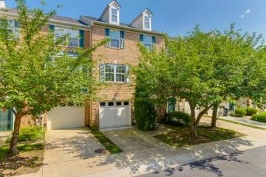 Main picture of 733 Mashie Ct