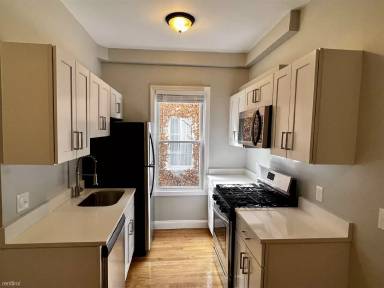 Main picture of 80 Morgan St