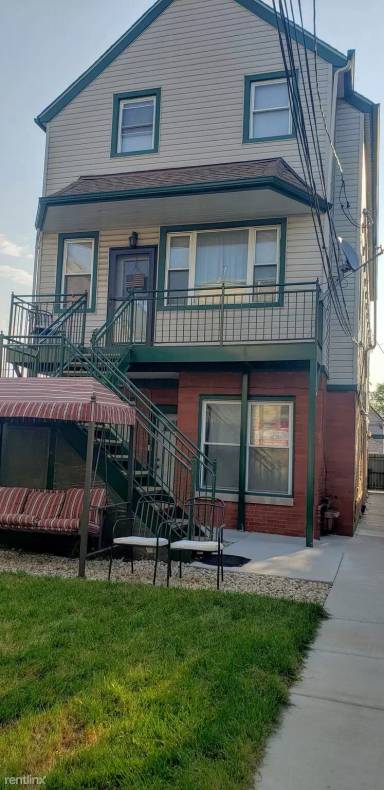 Main picture of 1741 N Spaulding Ave