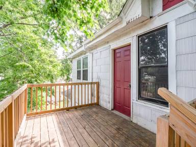 Main picture of 1541 D Ave NE