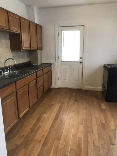 Main picture of 721 Forest St
