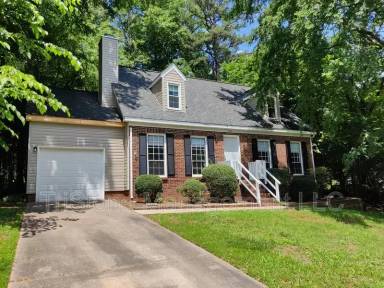 Main picture of 304 Glenora Dr