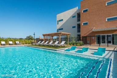 Main picture of View At Cedar Park Town Center