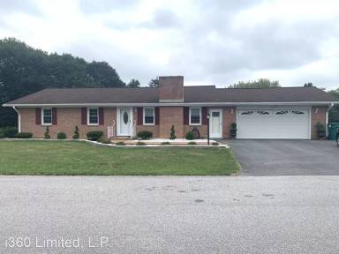 Main picture of 7 Acorn Cir