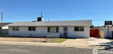 Main picture of 3736 N Bond St