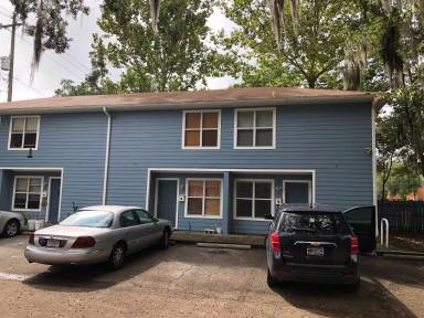 Main picture of 120 NW 8th St