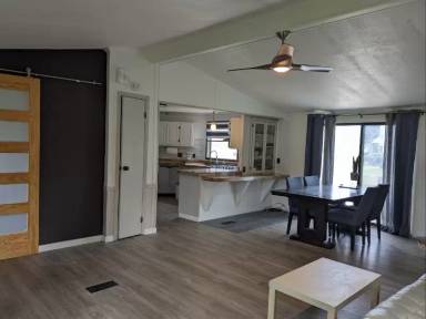 Main picture of 101 W Skyway Dr