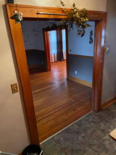 Main picture of 568 Boswell Ave